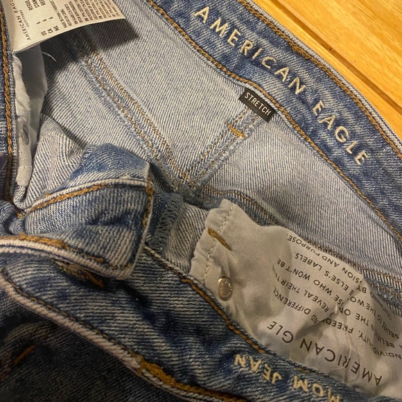 AMERICAN EAGLE MOM JEANS - Picture 3 of 3